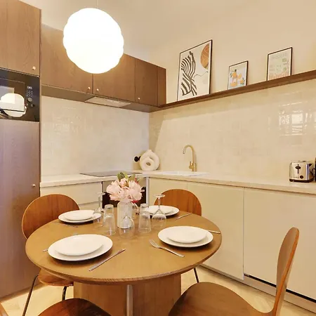 Charming -2br-6p- Montmartre דירה